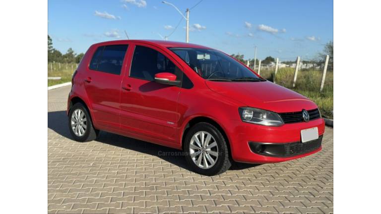 VOLKSWAGEN - FOX - 2011/2011 - Vermelha - R$ 33.900,00