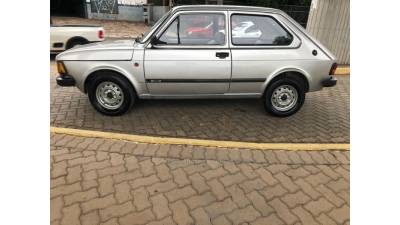 FIAT - 147 - 1985/1986 - Prata - R$ 38.900,00