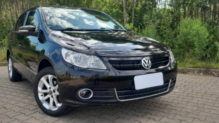 VOLKSWAGEN - VOYAGE - 2012/2013 - Preta - R$ 34.900,00