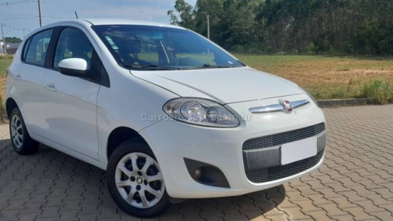 FIAT - PALIO - 2014/2014 - Branca - R$ 36.900,00